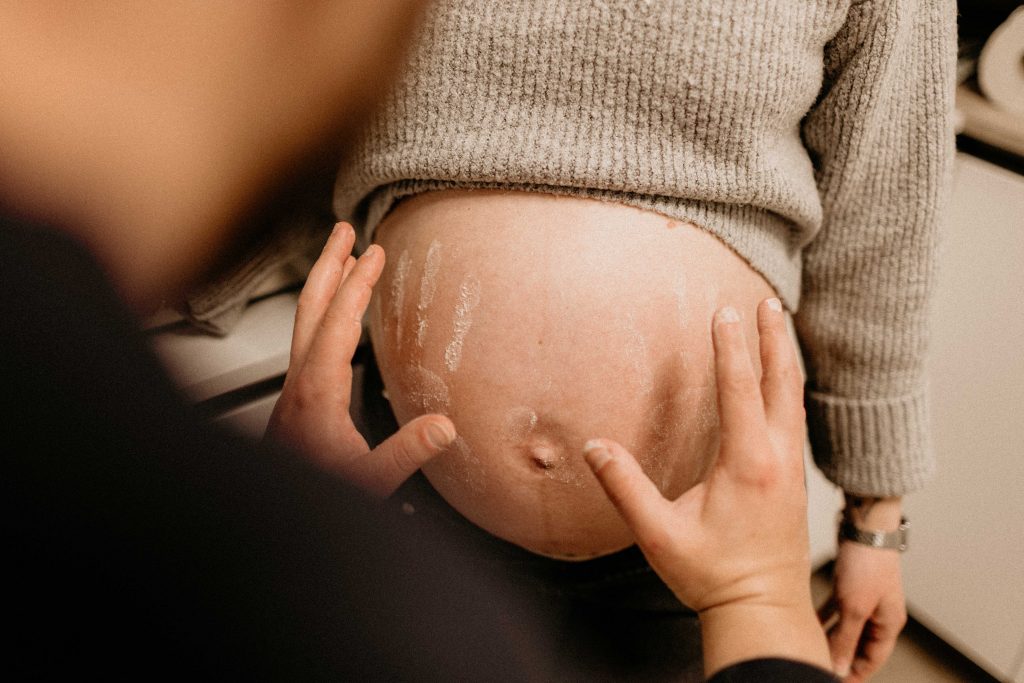 SERVIZI FOTOGRAFICI GRAVIDANZA EMOZIONALI